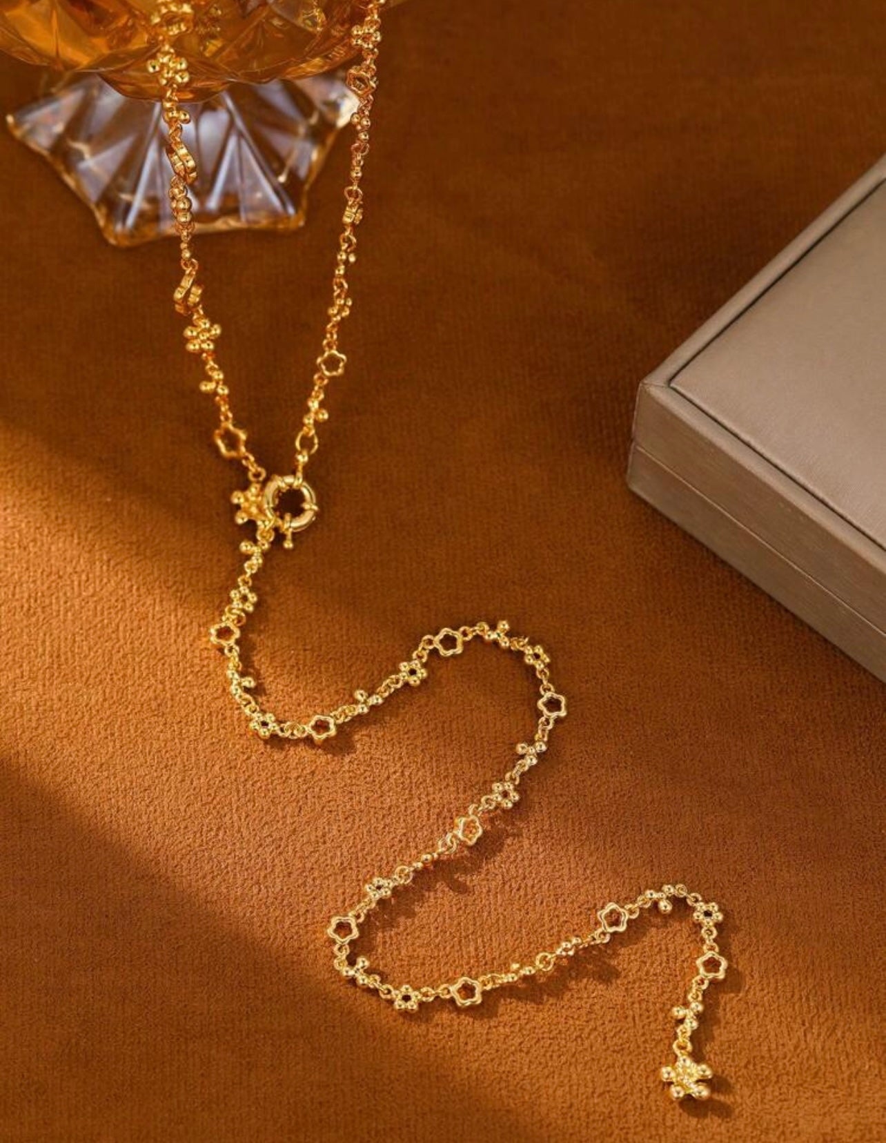 Lume floral chain