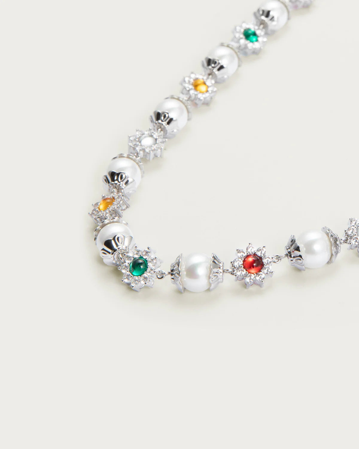 Daisy pearl necklace