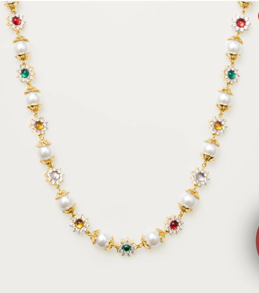 Daisy pearl necklace